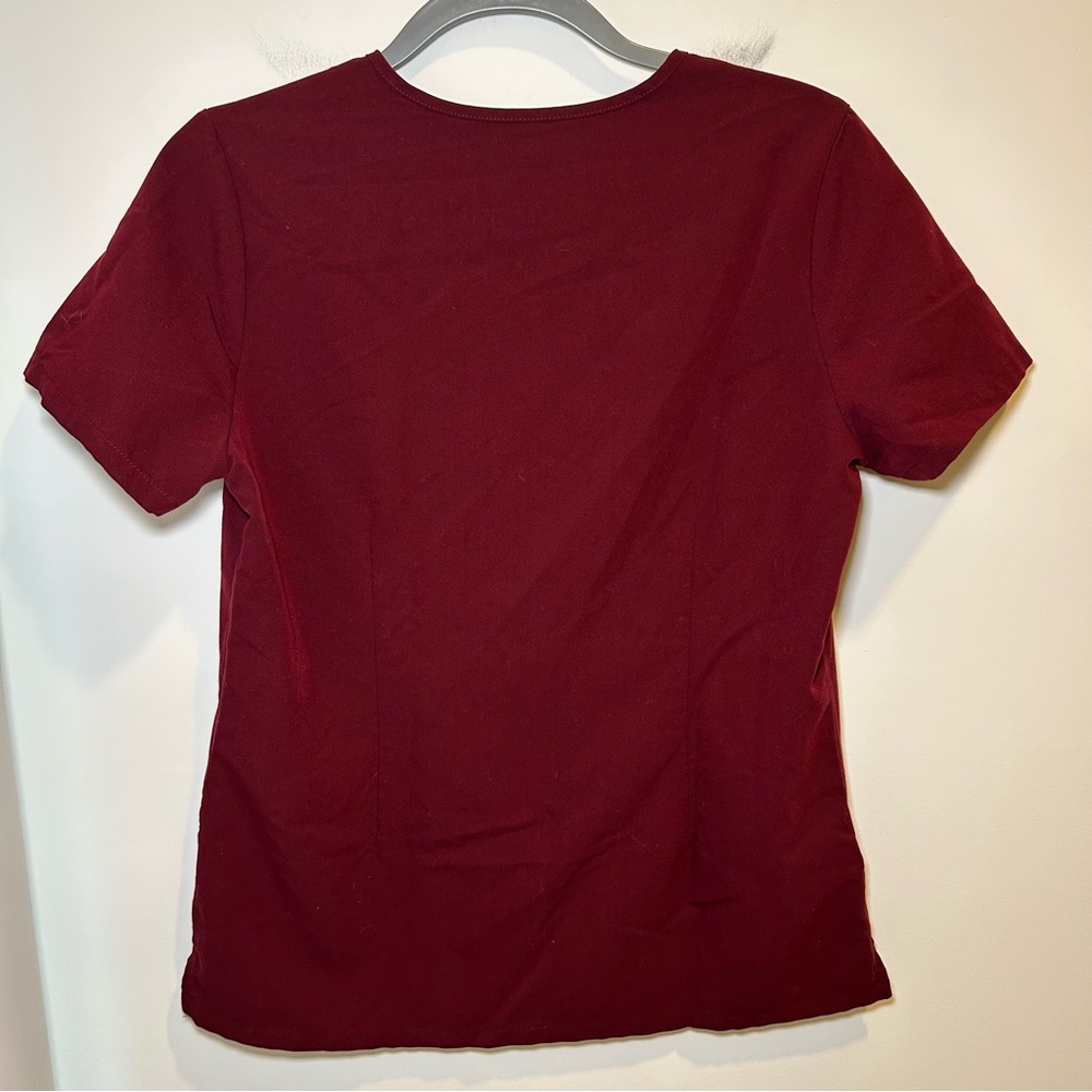 Figs Catarina One-Pocket Scrub Top Burgundy Size Small - Picture 9 of 9